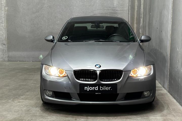 undefined BMW 330i fra 2006