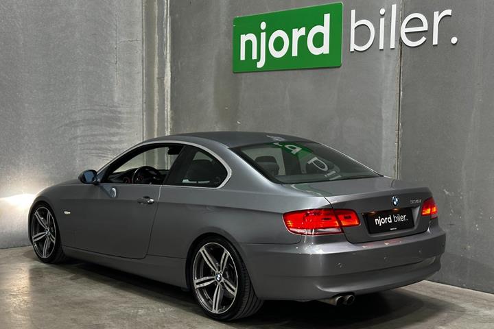 undefined BMW 330i fra 2006