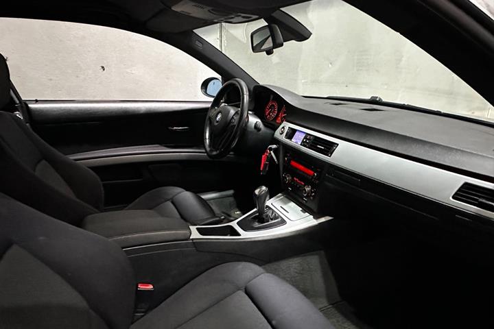 undefined BMW 330i fra 2006