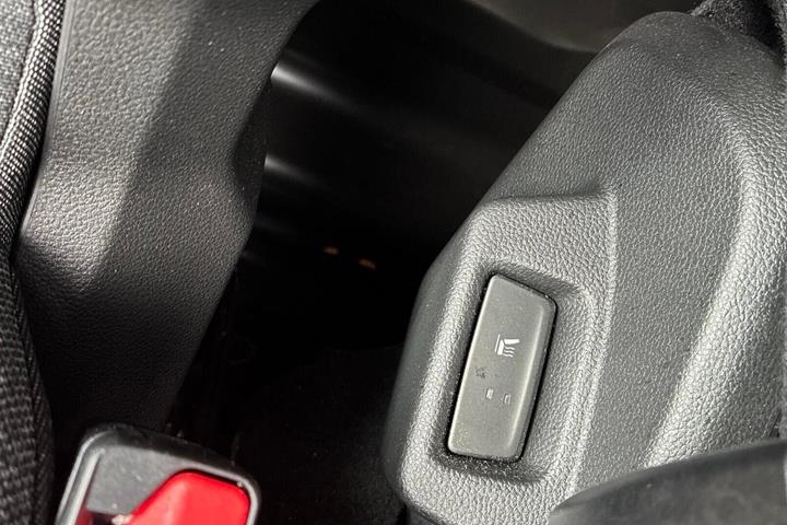 Hvid Renault Master V T33 fra 2025