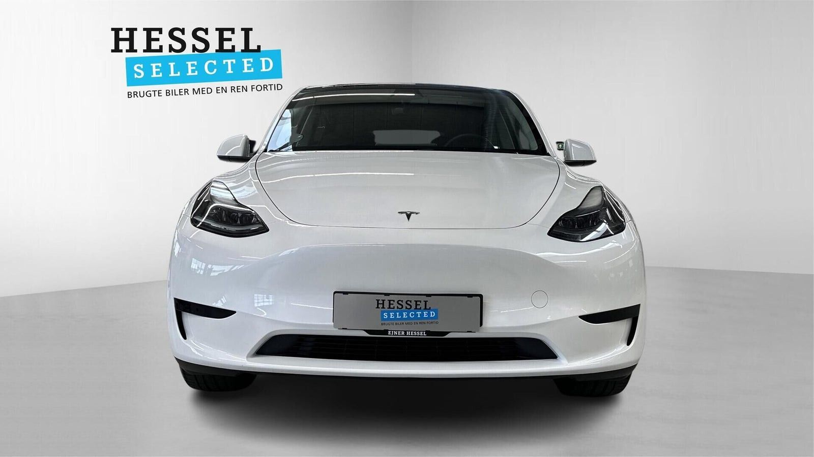 Hvid Tesla Model Y fra 2023