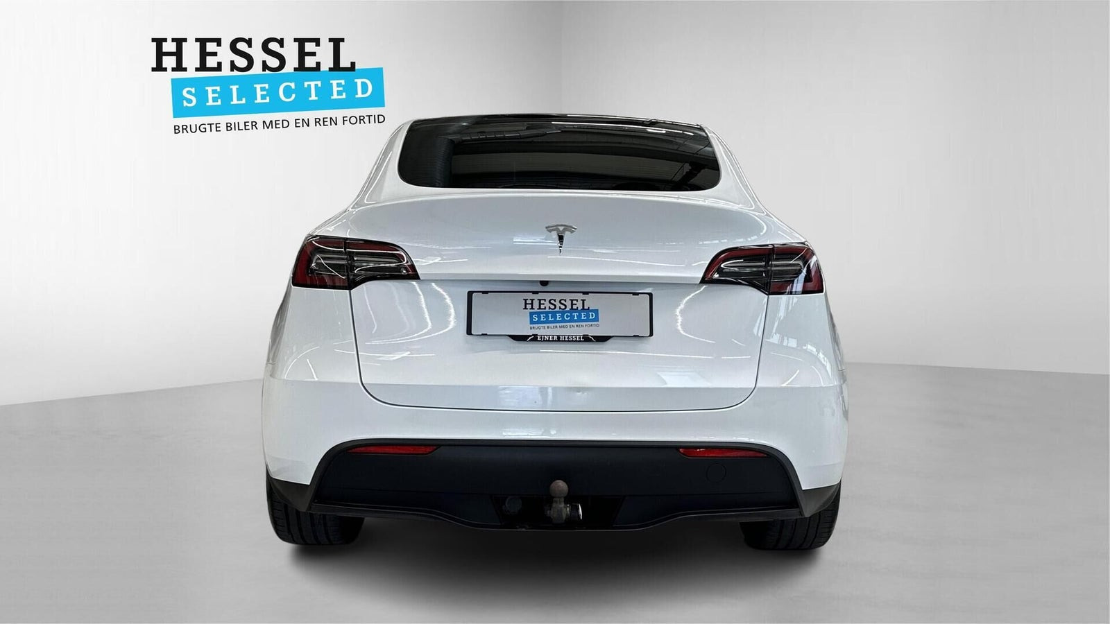 Hvid Tesla Model Y fra 2023
