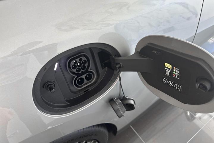 Grå Mini Cooper SE fra 2024