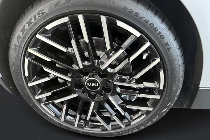 Grå Mini Cooper SE fra 2024