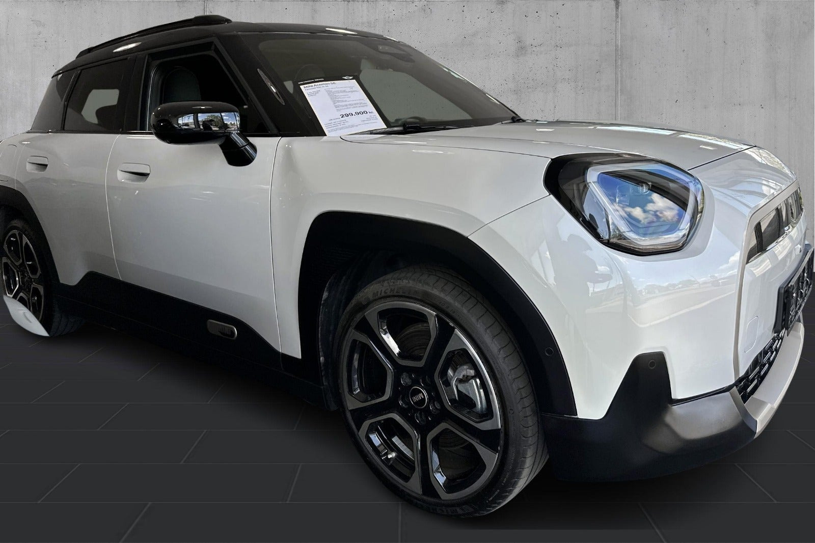 Hvid Mini Aceman SE fra 2025