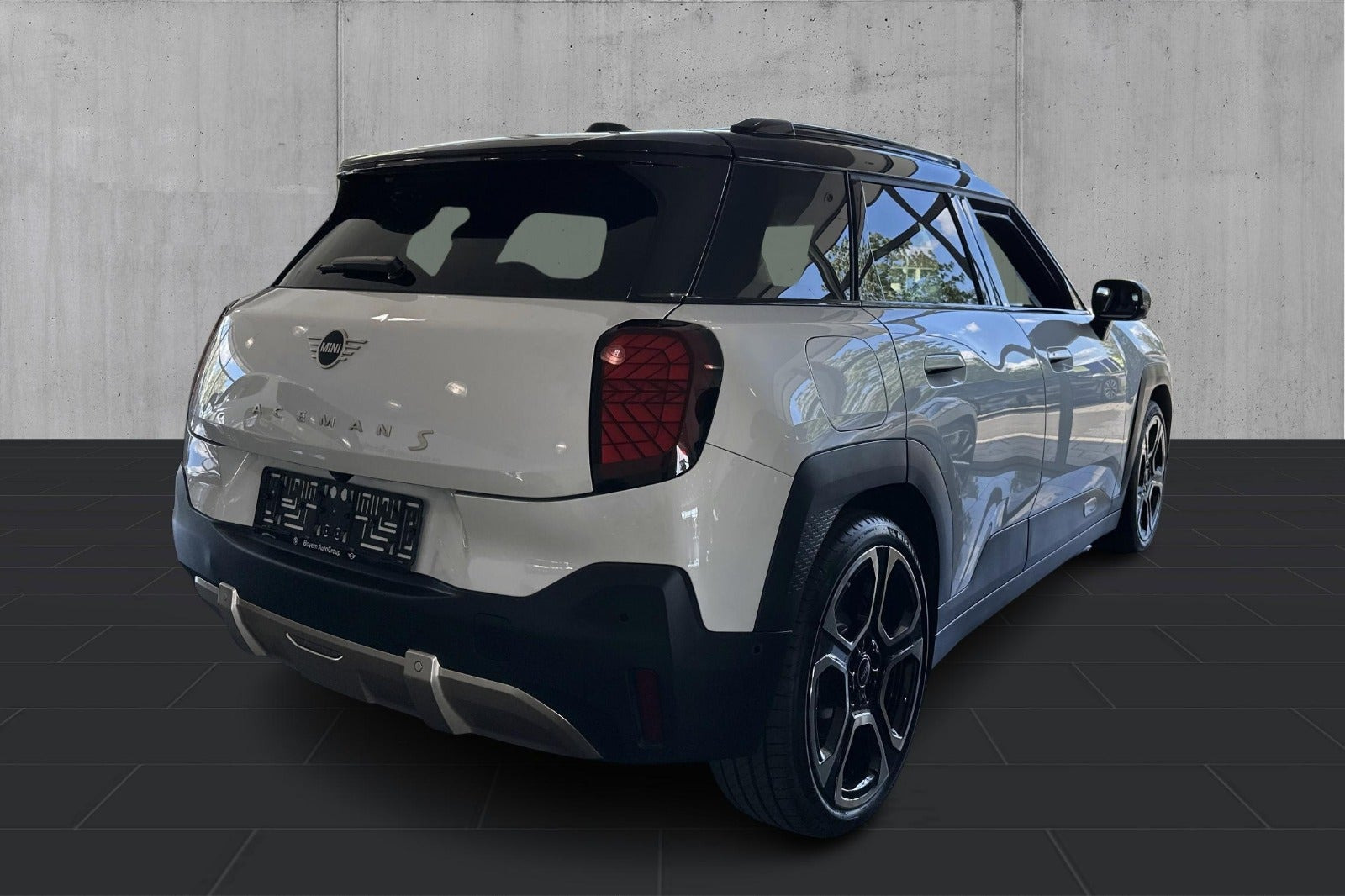 Hvid Mini Aceman SE fra 2025
