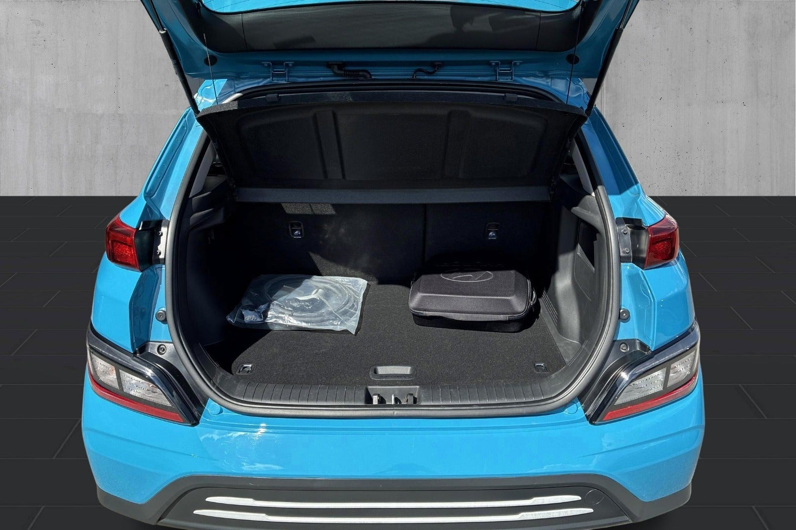Blå Hyundai Kona fra 2022