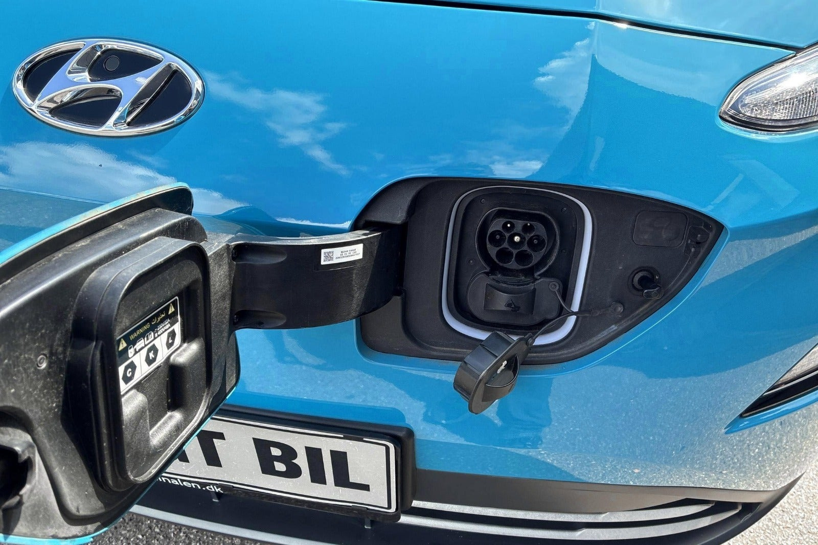 Blå Hyundai Kona fra 2022