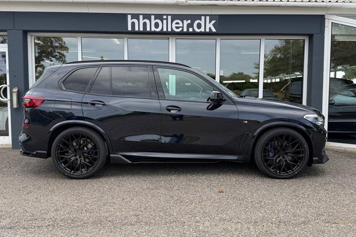 Sort BMW X5 fra 2021