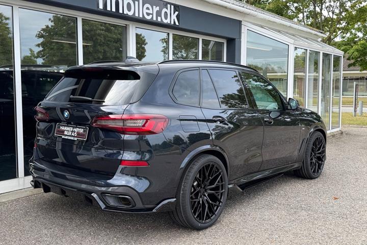 Sort BMW X5 fra 2021