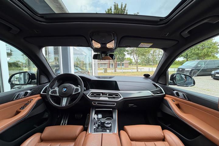 Sort BMW X5 fra 2021