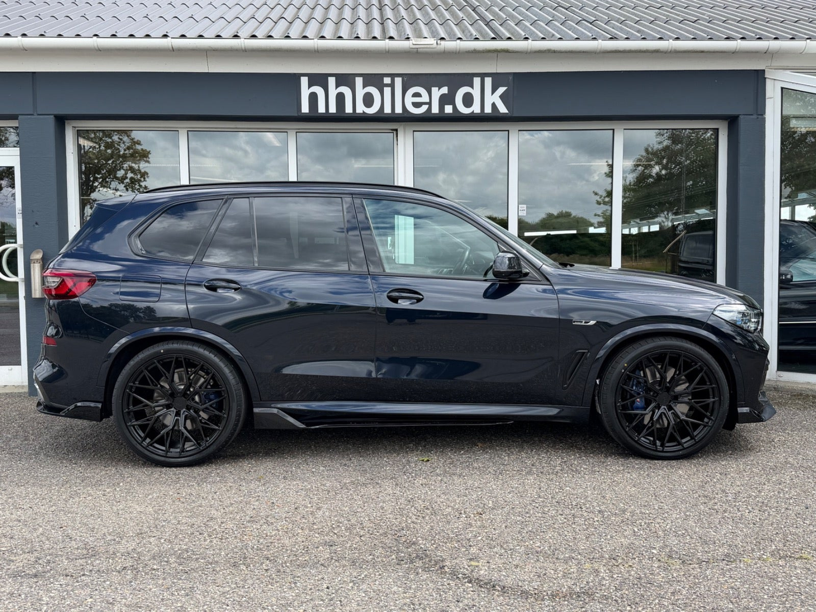 Sort BMW X5 fra 2023