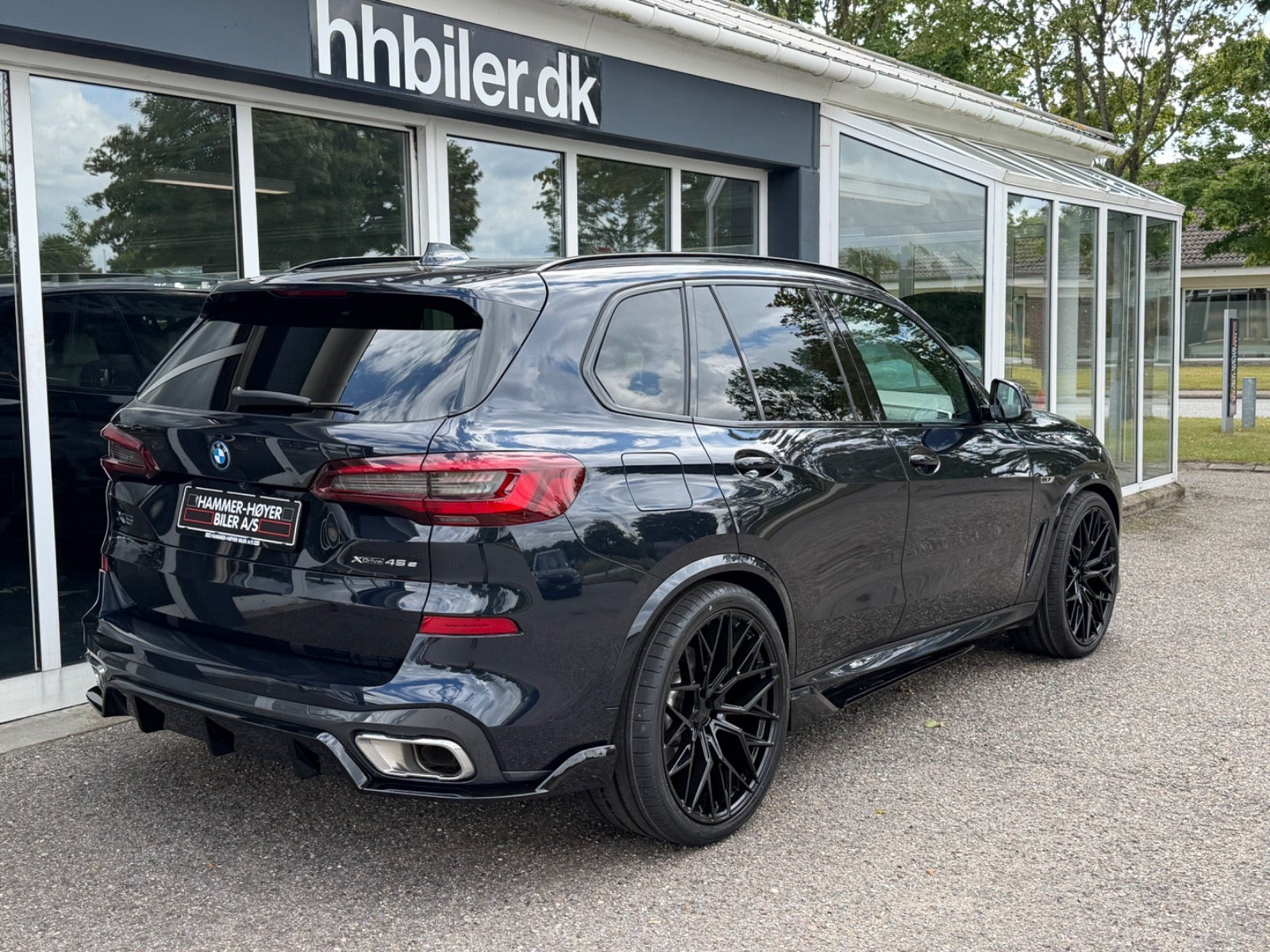 Sort BMW X5 fra 2023