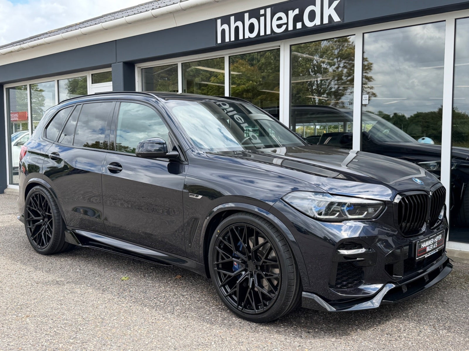 Sort BMW X5 fra 2023