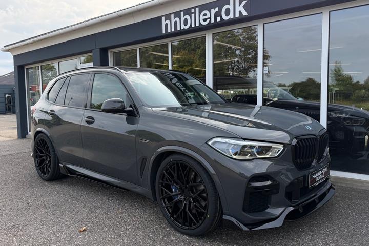 Grå BMW X5 fra 2022