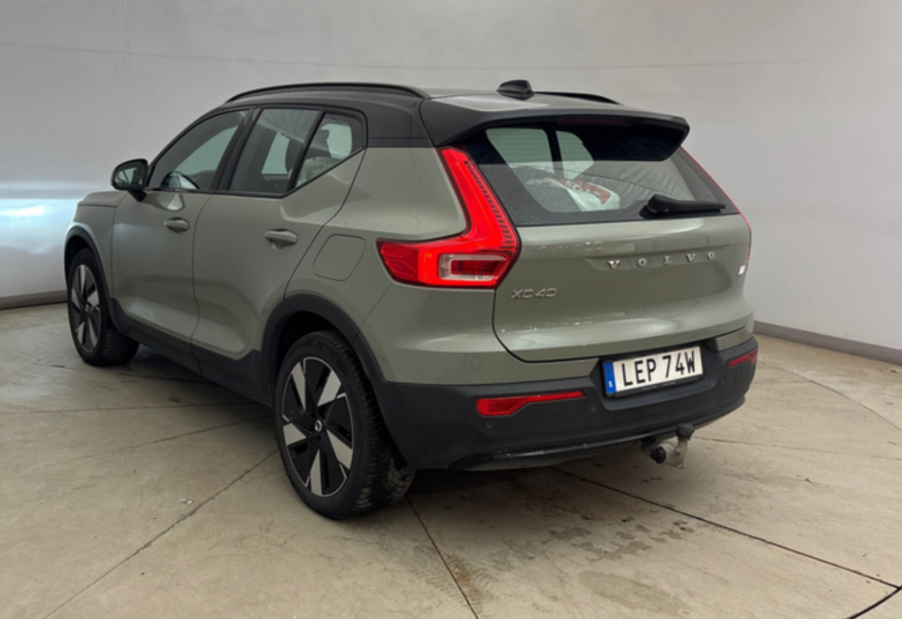 Grøn Volvo XC40 fra 2024