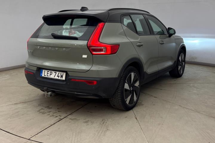 Grøn Volvo XC40 fra 2024