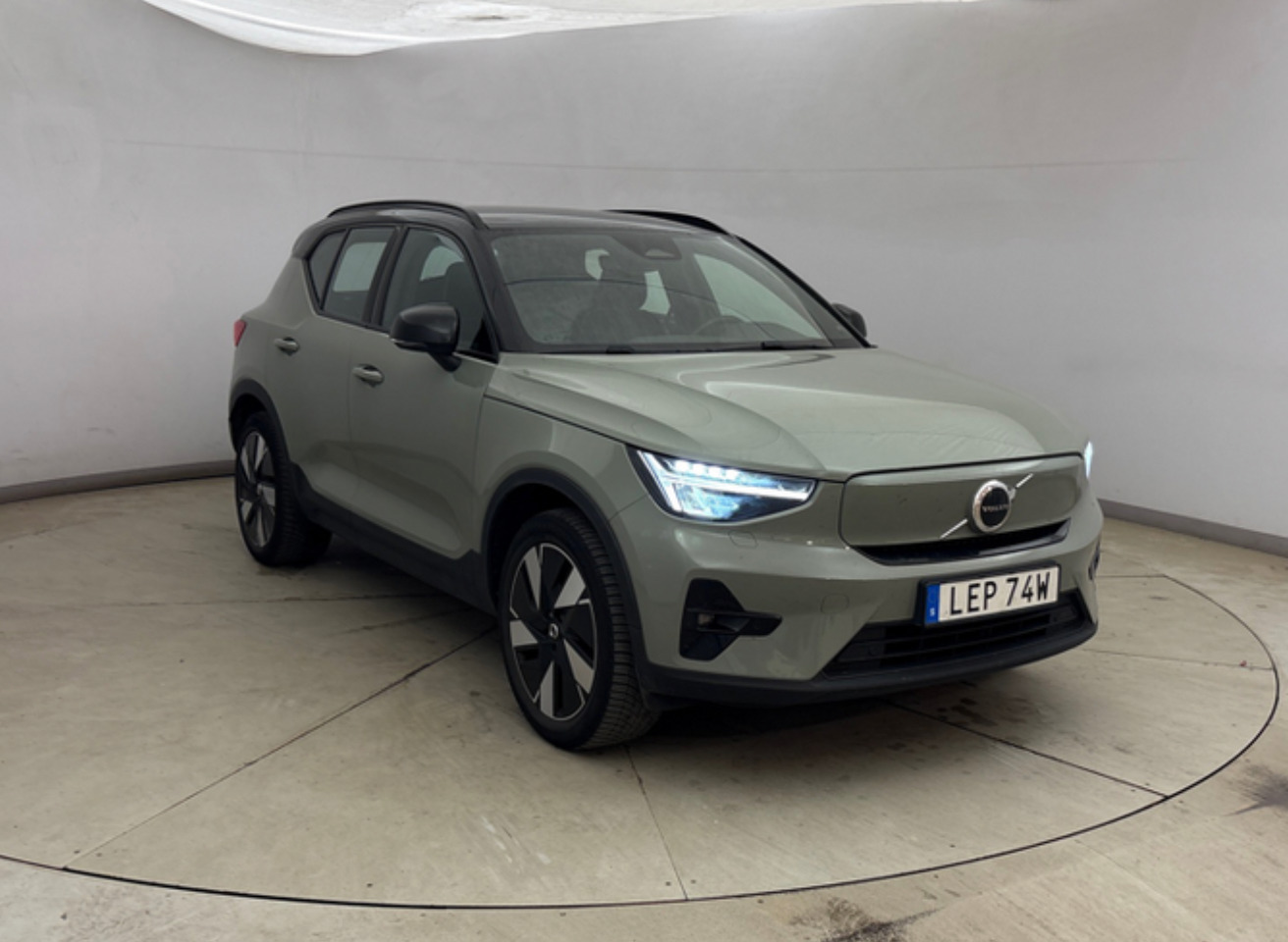 Grøn Volvo XC40 fra 2024