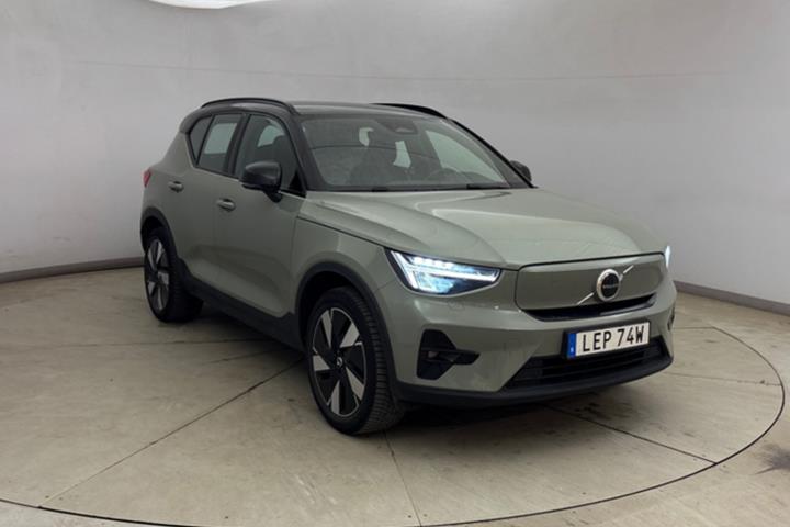 Grøn Volvo XC40 fra 2024