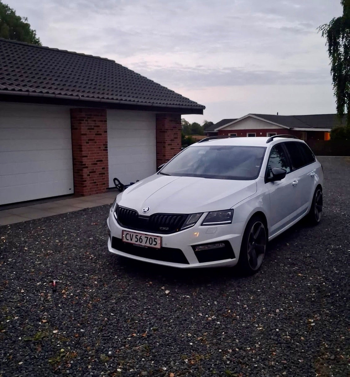 Hvid Skoda Octavia fra 2018