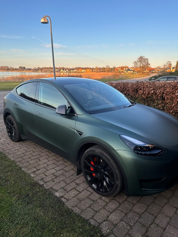 undefined Tesla Model Y fra 2023