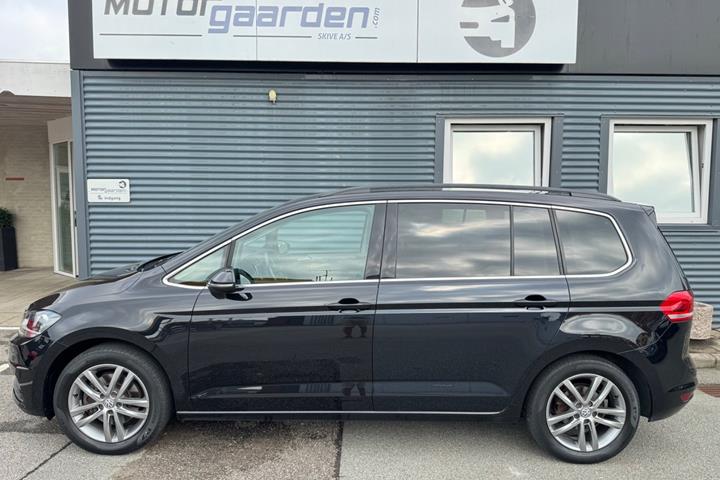 Sort VW Touran fra 2019