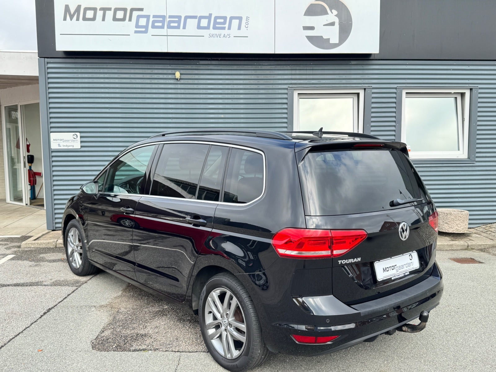 Sort VW Touran fra 2019