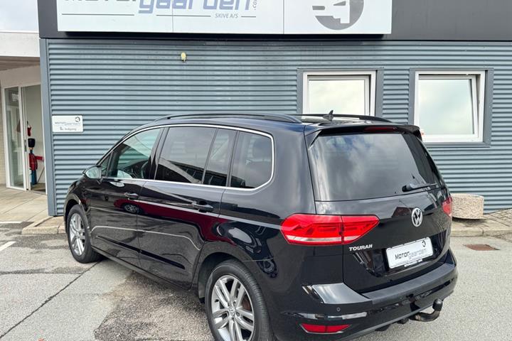 Sort VW Touran fra 2019
