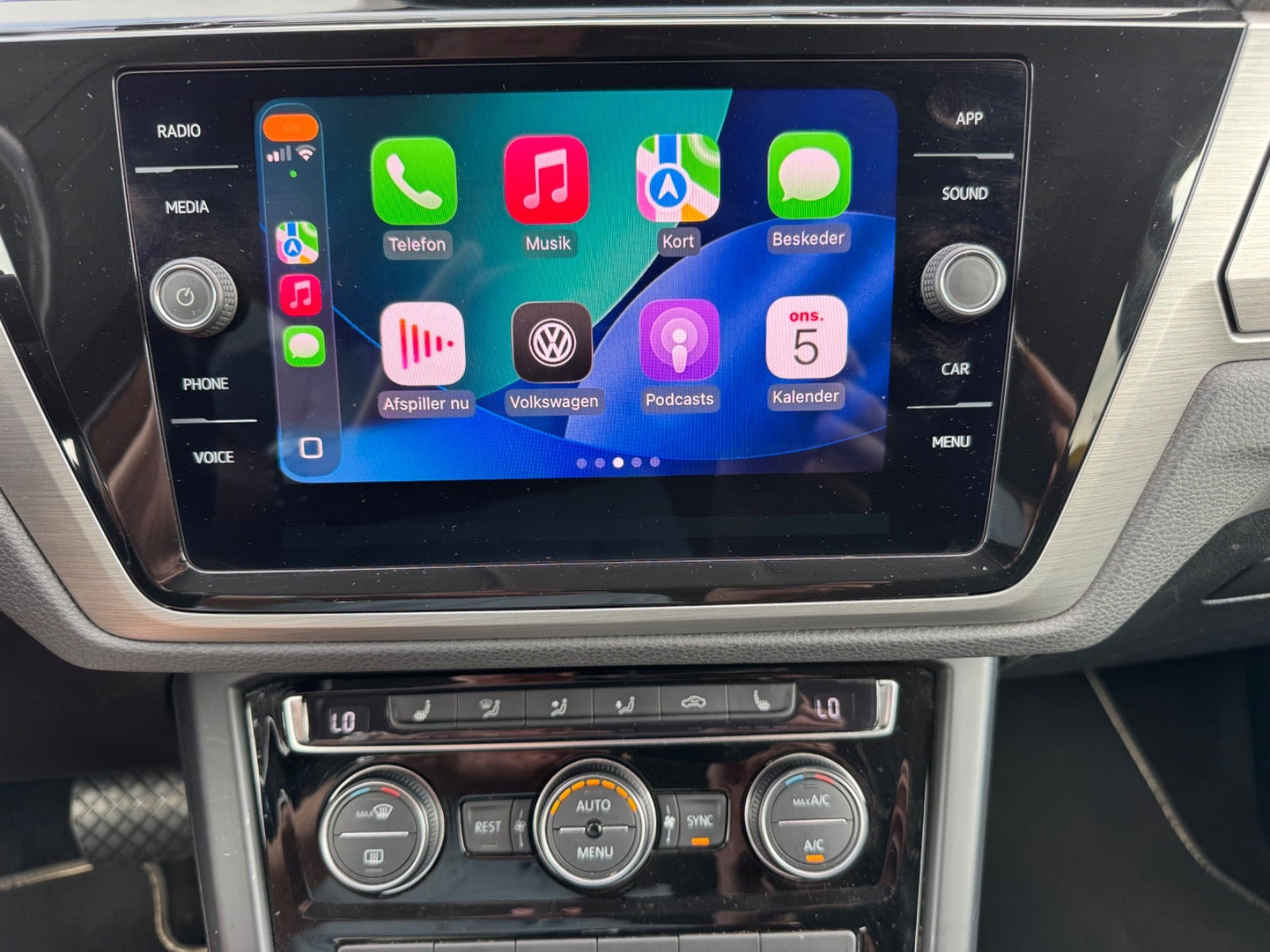 Sort VW Touran fra 2019
