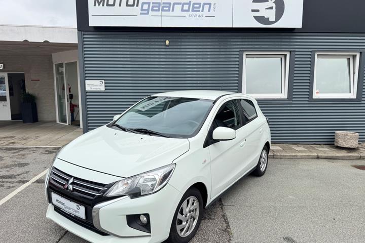 Hvid Mitsubishi Space Star fra 2023 set udefra