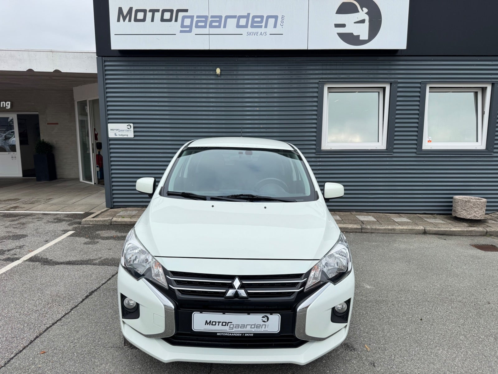 Hvid Mitsubishi Space Star fra 2023
