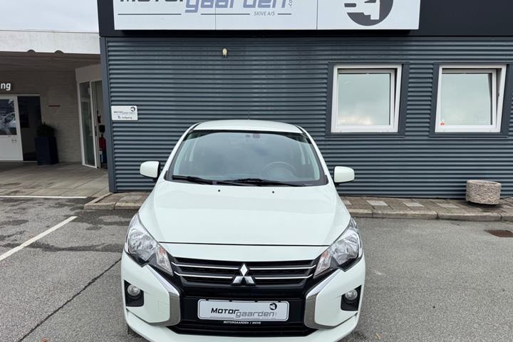 Hvid Mitsubishi Space Star fra 2023