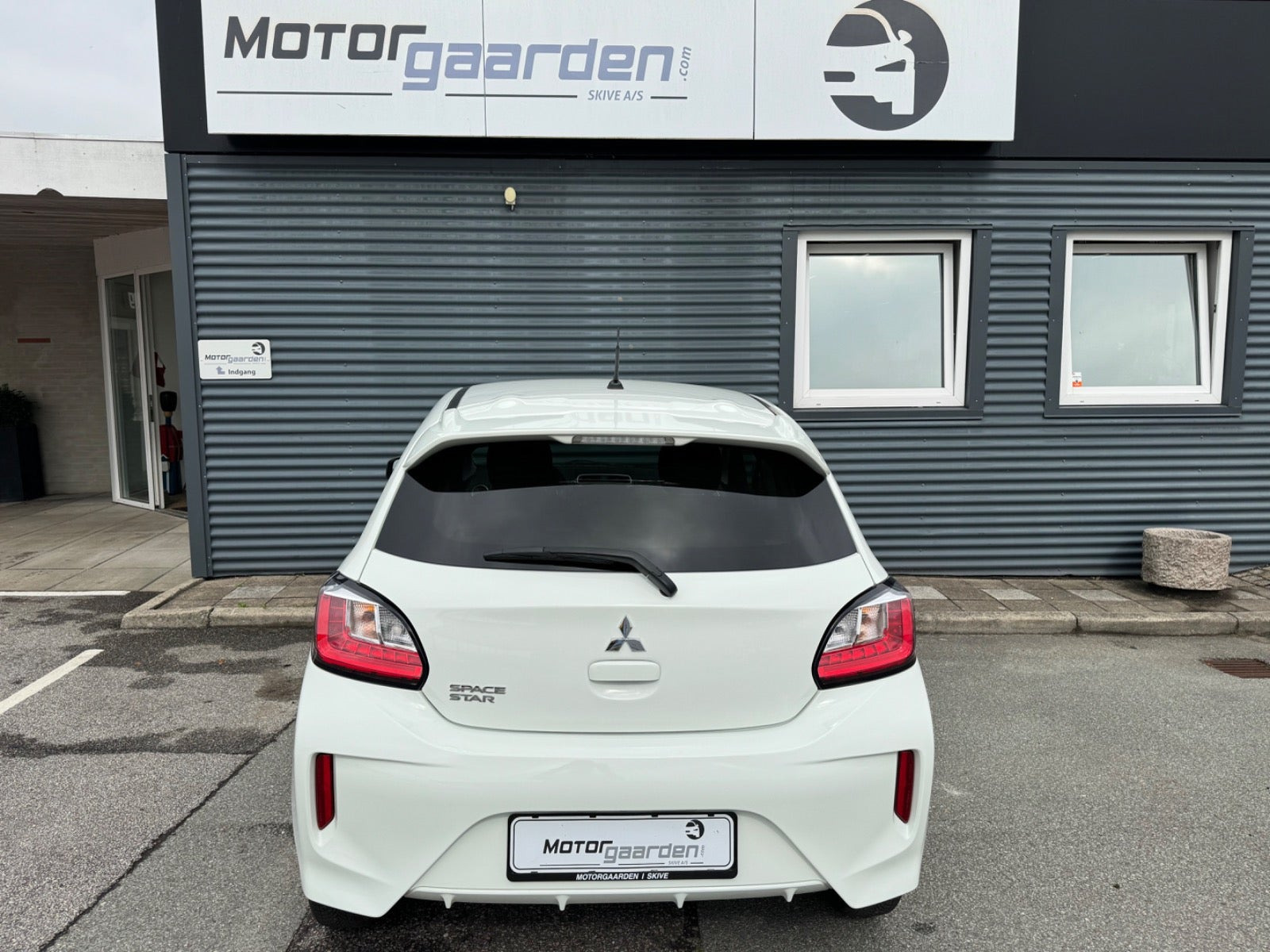 Hvid Mitsubishi Space Star fra 2023