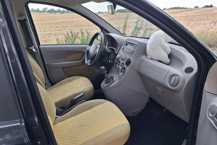 Sort Fiat Panda fra 2003