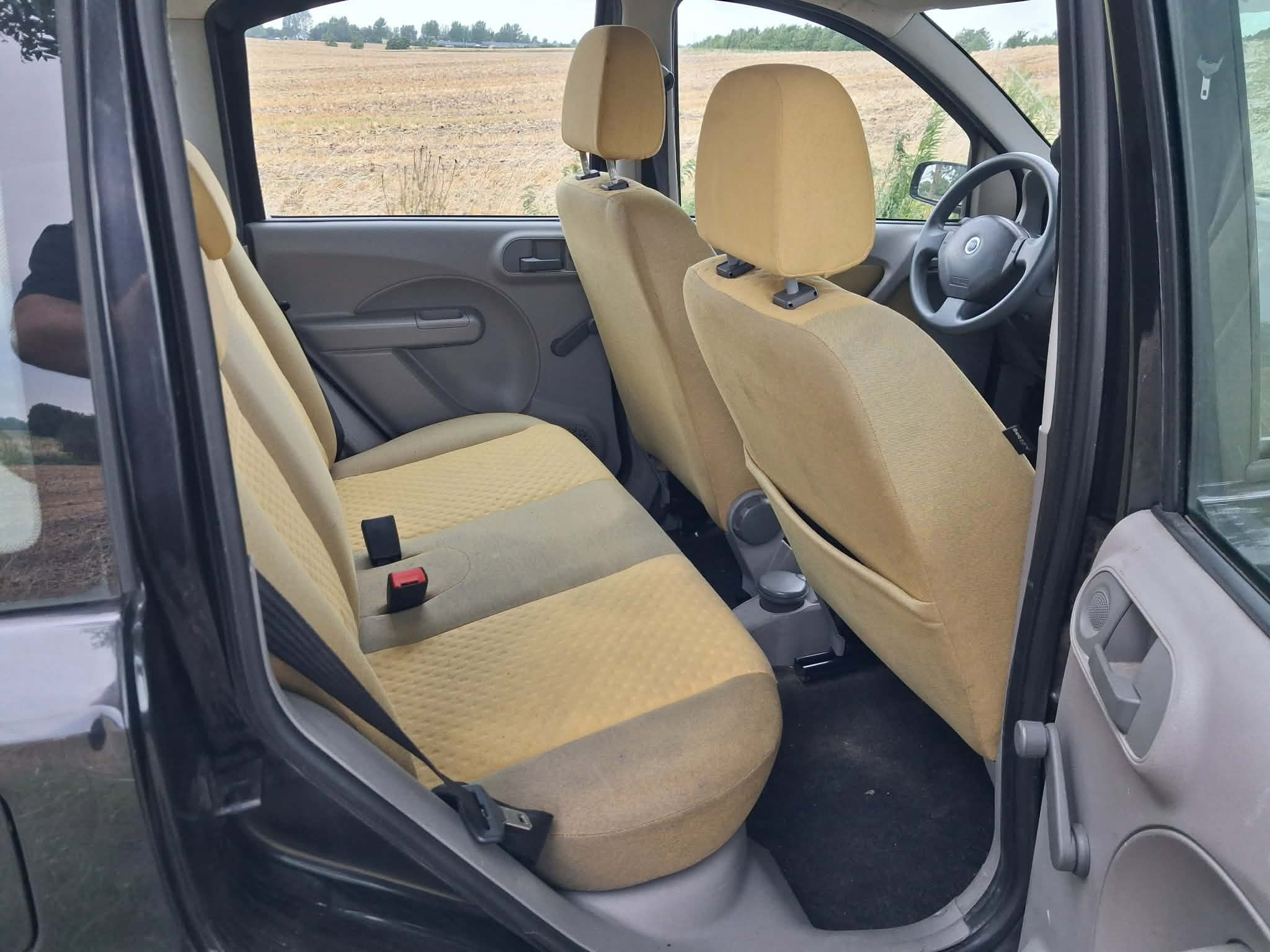 Sort Fiat Panda fra 2003