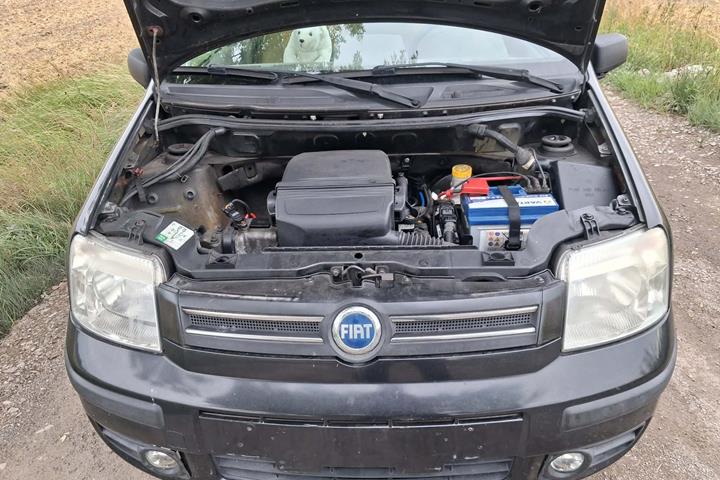 Sort Fiat Panda fra 2003
