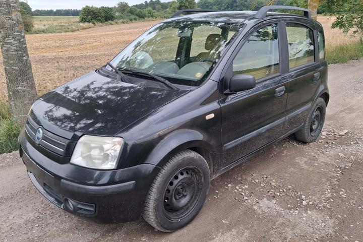Sort Fiat Panda fra 2003