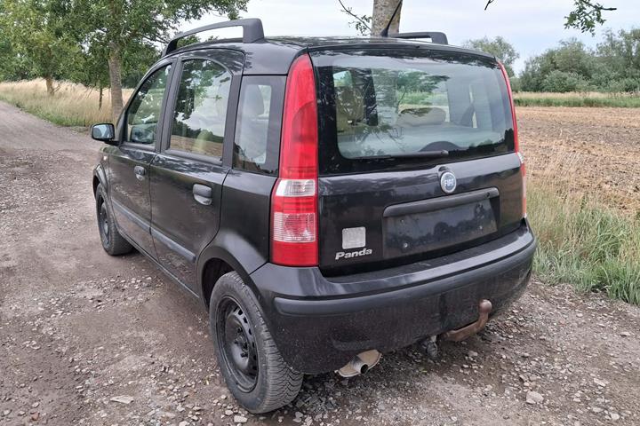 Sort Fiat Panda fra 2003