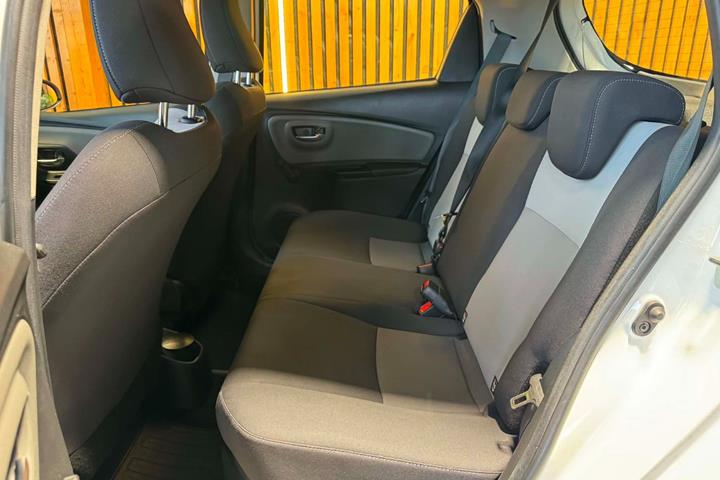 Hvid Toyota Yaris fra 2019