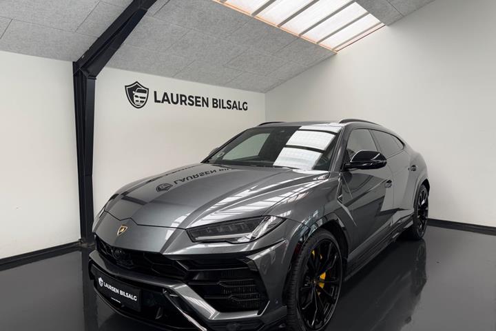 Grå Lamborghini Urus fra 2019