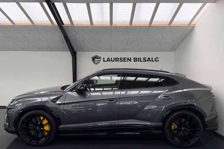 Grå Lamborghini Urus fra 2019