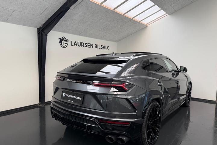 Grå Lamborghini Urus fra 2019
