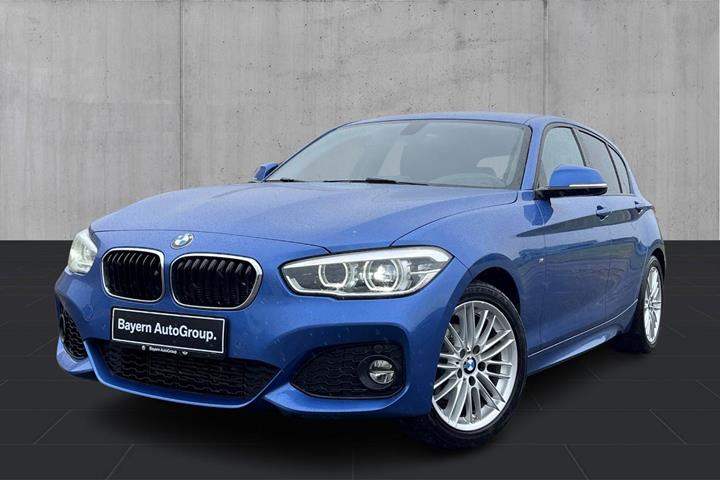 Blå BMW 116i fra 2019 set udefra
