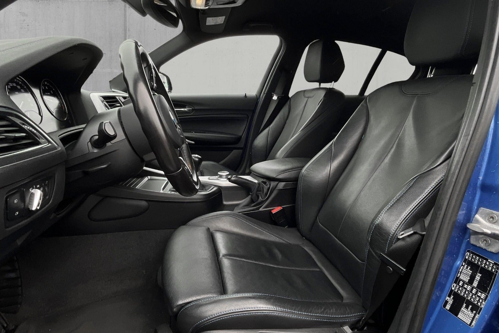 Blå BMW 116i fra 2019