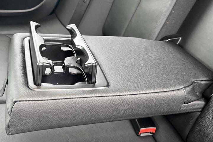 Blå BMW 116i fra 2019