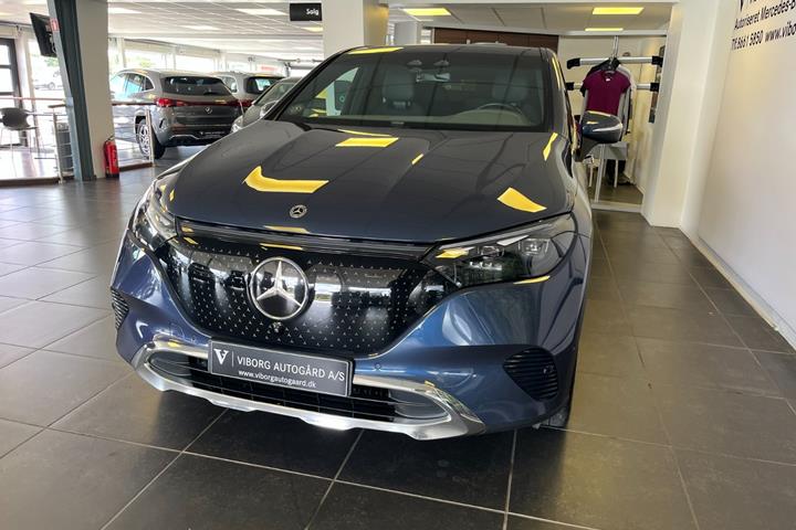Blå Mercedes EQE350 SUV fra 2024