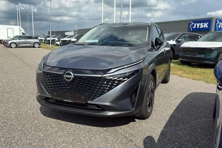 Grå Nissan Qashqai fra 2026