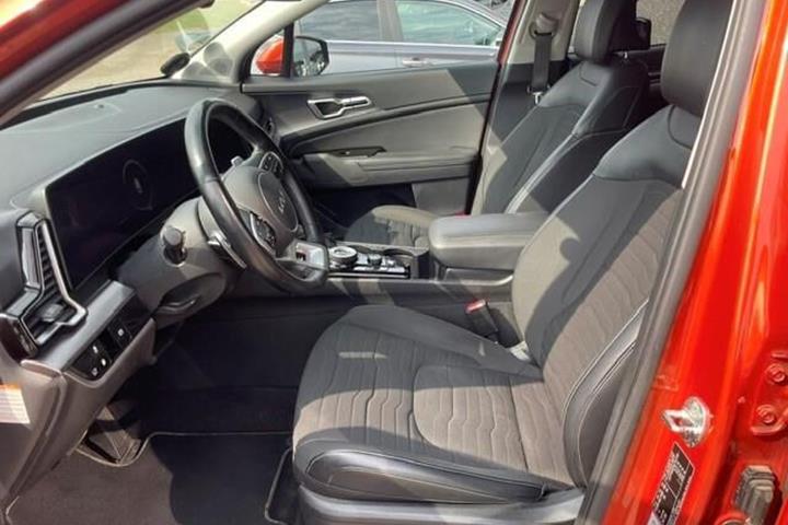 Orange Kia Sportage fra 2022
