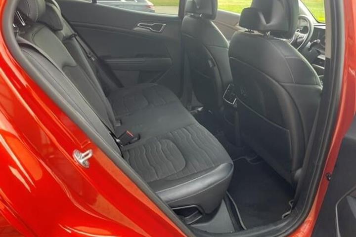 Orange Kia Sportage fra 2022