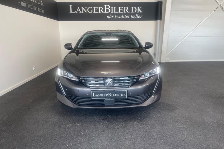 Grå Peugeot 508 fra 2021